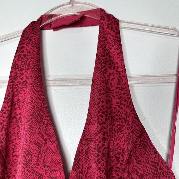 Red Halter Neck Women's Top 🔥 - Picture 6 of 10